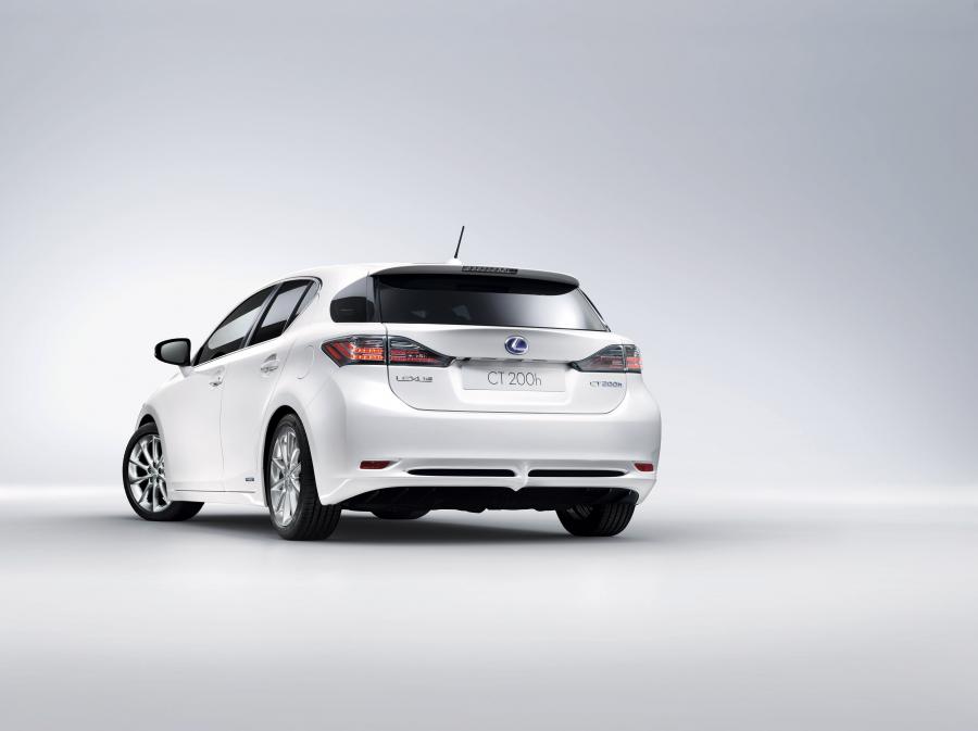  Lexus CT200h 2010 года  (фото 37 из 266)